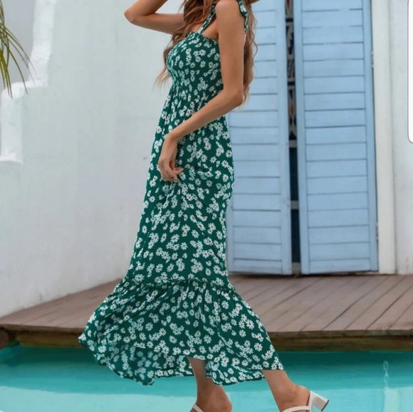 Dress - Picture 3 of 6